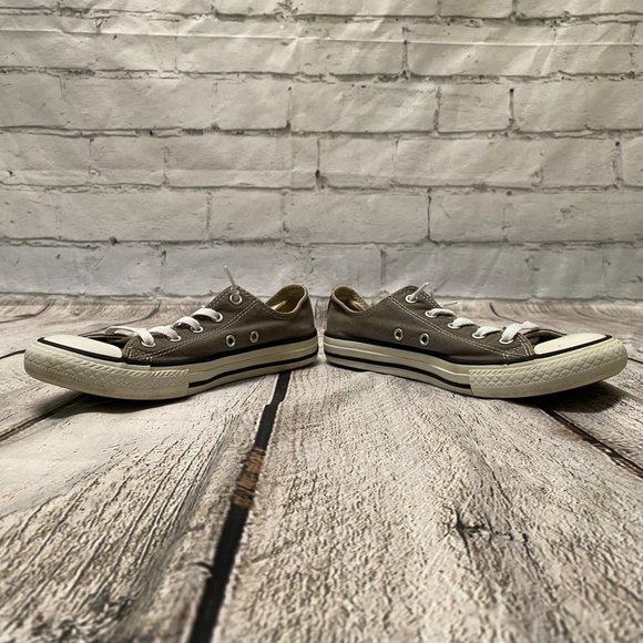 Chuck Taylor All Star Converse Gray and White, Youth Size 3, Pre-owned - Picture 6 of 9